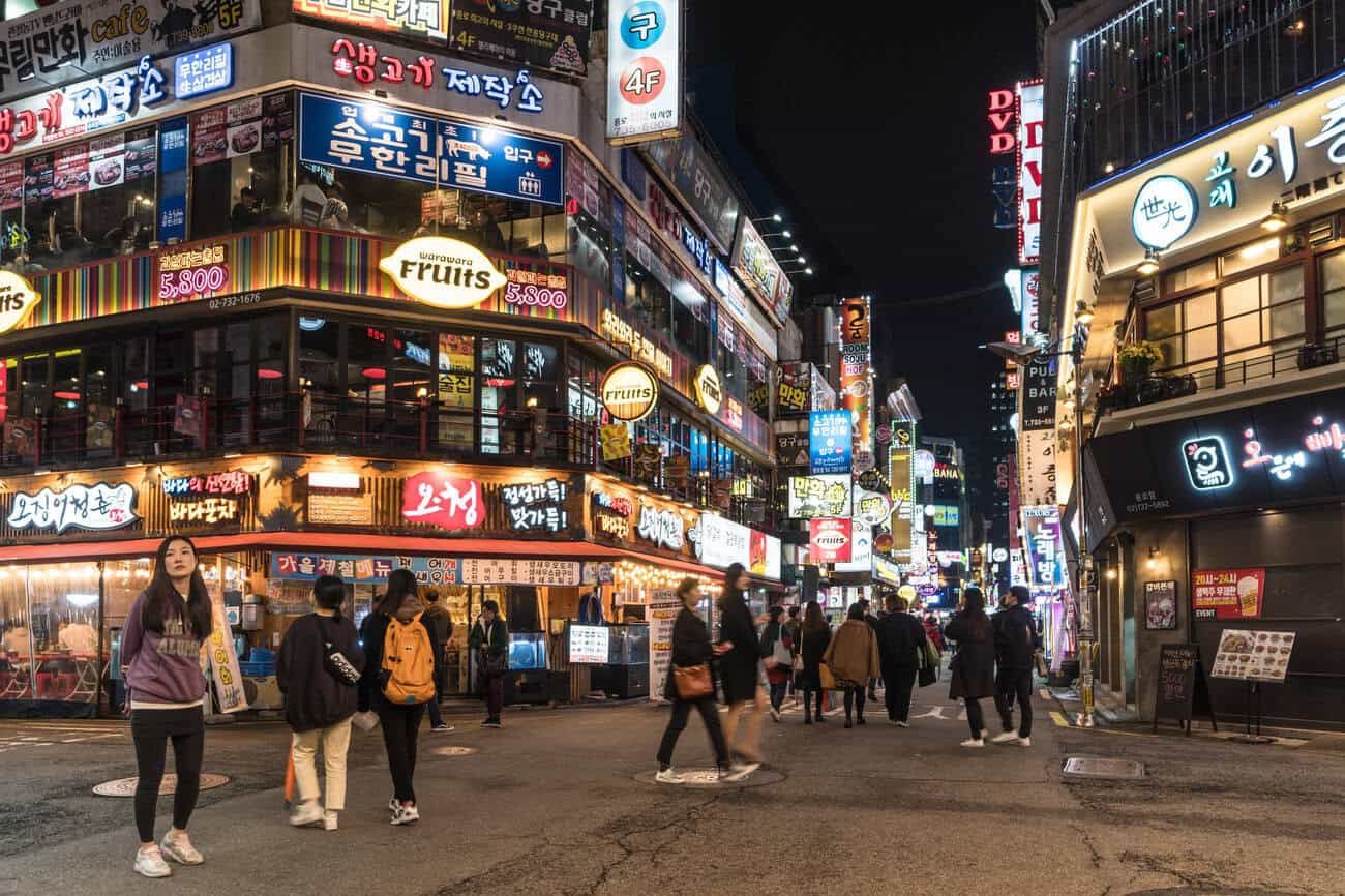 10 Essential Facts Foreigners Must Know Before Renting and Living in South Korea (2025 Guide)